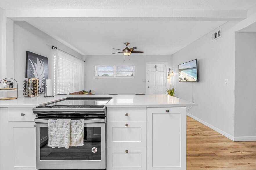 Building Photo - 3524 S Atlantic Ave