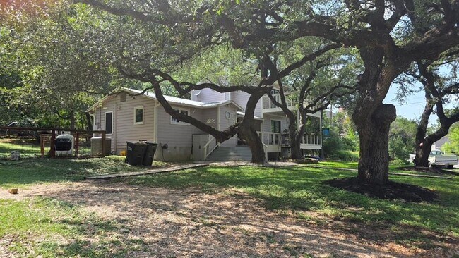 Building Photo - 2802 De Soto Dr