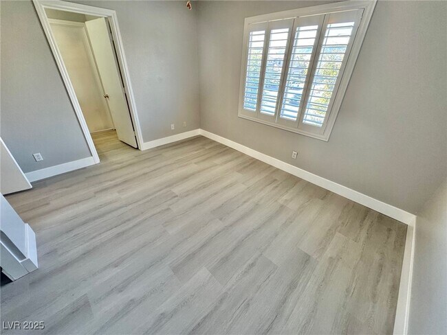 Building Photo - 4330 Spruce Grove St