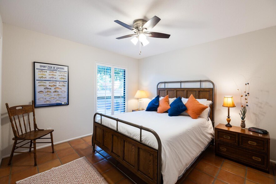 2nd Bedroom - 3121 E Claremont Ave