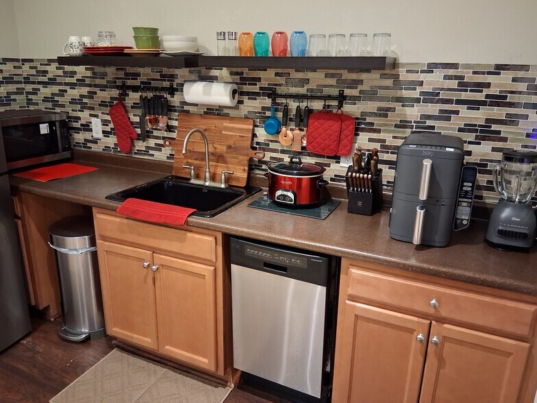 Building Photo - 5912 Currin Fox Ct