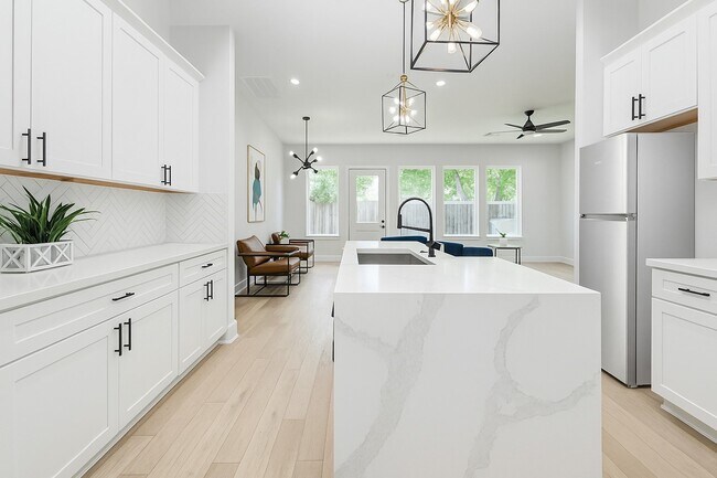 Building Photo - 2310 Campbell Rd