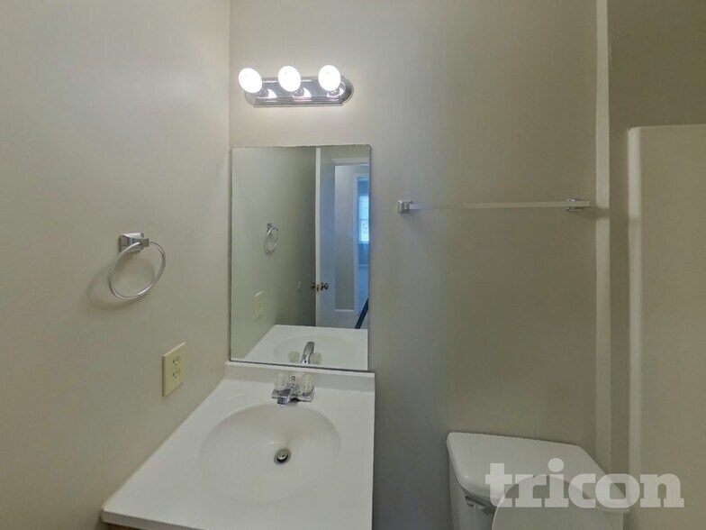 Building Photo - 740 Cedar Farms Dr