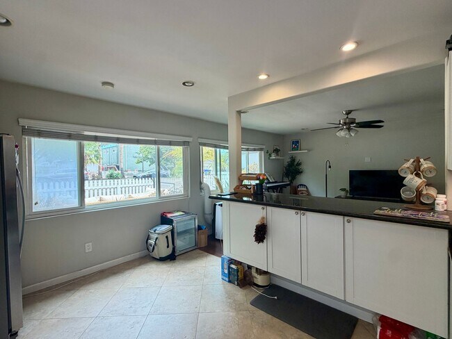 Building Photo - Classic Carlsbad Beach Bungalow
