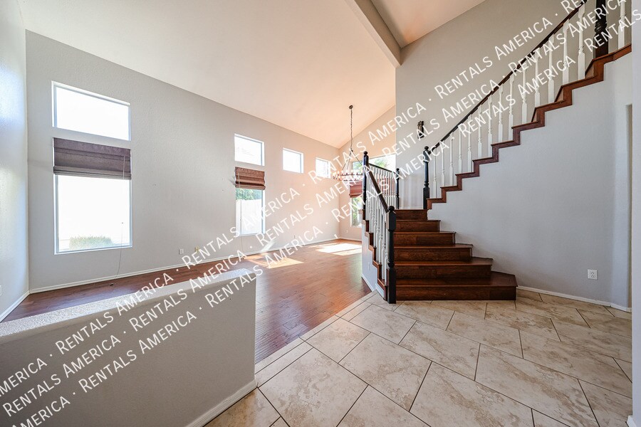 Building Photo - 15039 N 54th Pl