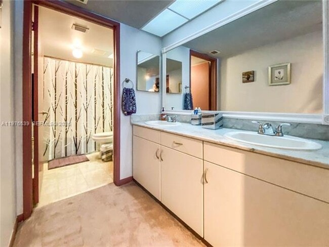 Building Photo - 9341 Collins Ave