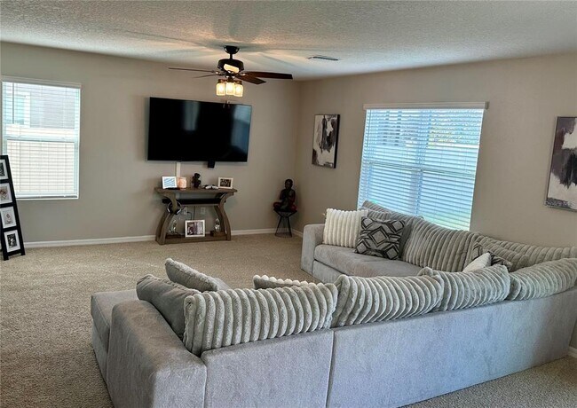 Building Photo - 32860 Brooks Hawk Ln