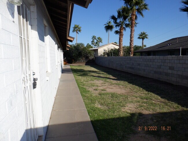 Building Photo - 343 N 93rd St