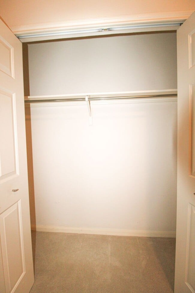 Building Photo - ************Move In Special- 2 WEEKS FREE!!!!************