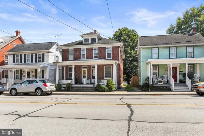Building Photo - 131 Hanover Rd