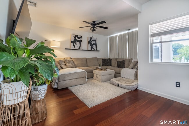 Building Photo - 90 2nd St