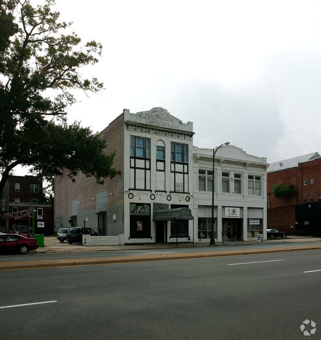 Building Photo - 2033 W Broad St