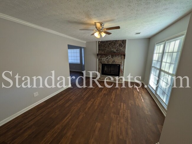 Building Photo - 622 Hickory Hollow Ln