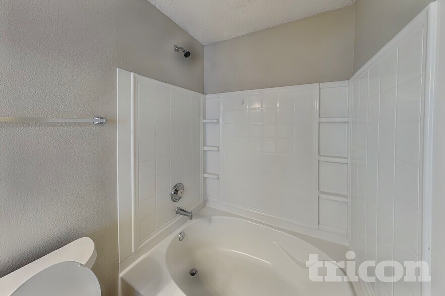Building Photo - 678 Runnymede Ct