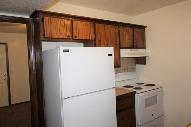 Building Photo - 1901 E Lindsey St