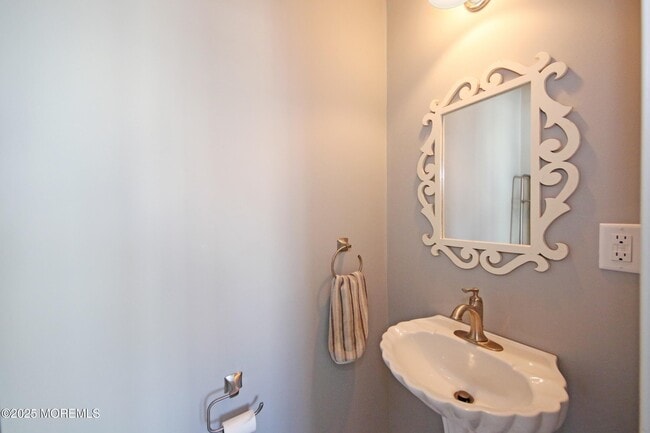 Building Photo - 9 Sea Drift Ave