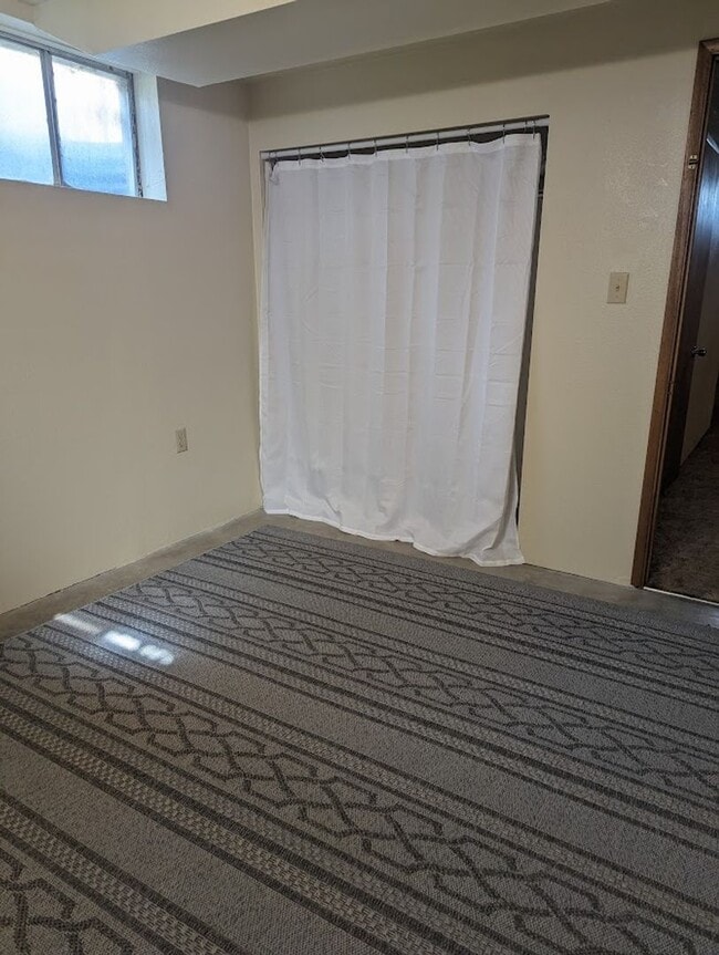 Building Photo - Spacious Clarkston 3 bed/2 Bath Pet-friendly House with Large Fenced Backyard