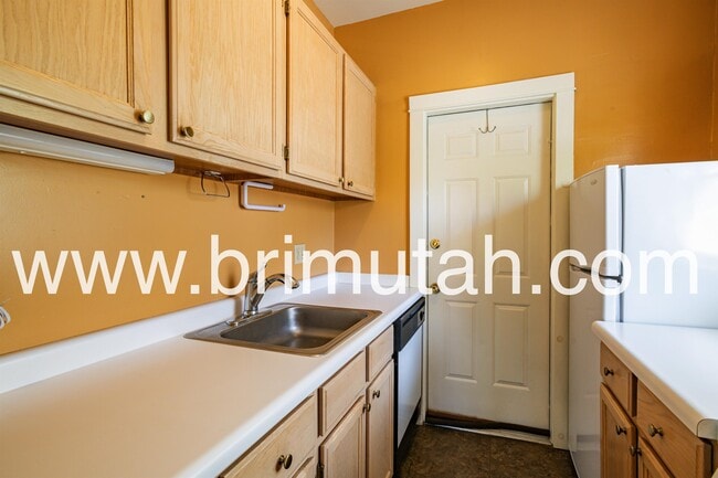 Building Photo - 234 E 100 S