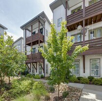 Building Photo - 2015 Eastland Ave