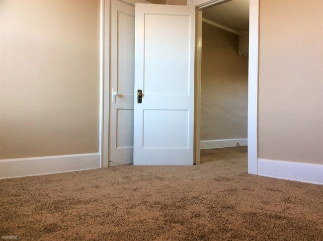 Building Photo - 2464 Harney St