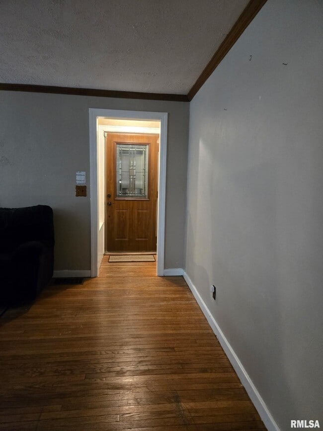 Building Photo - 815 Morris St