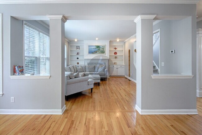 Building Photo - 3786 Upland Dr