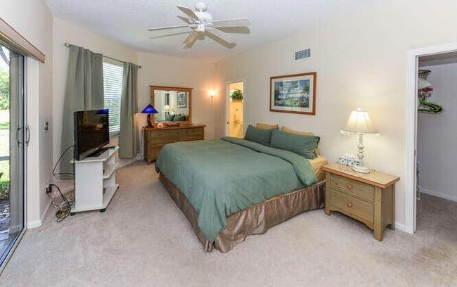 Building Photo - 4105 Fairway Dr N