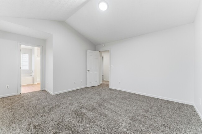 Building Photo - 4814 Bob White Run