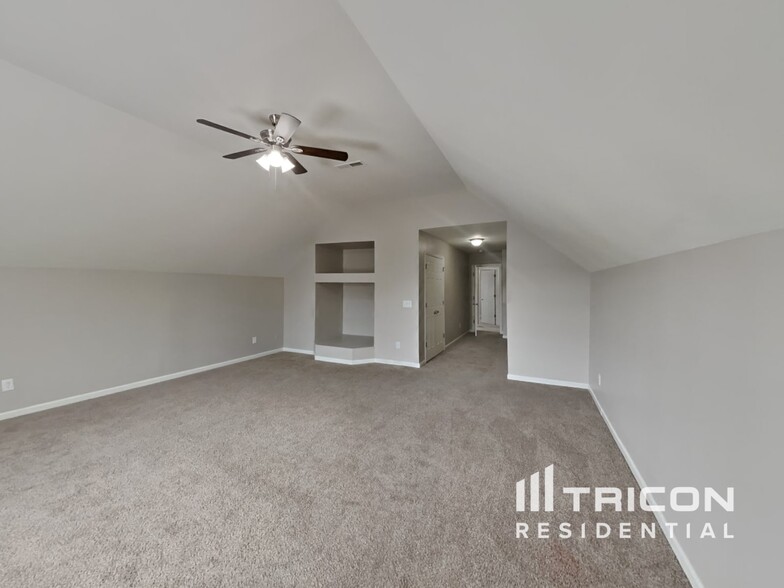 Building Photo - 2531 Cres Forest Dr