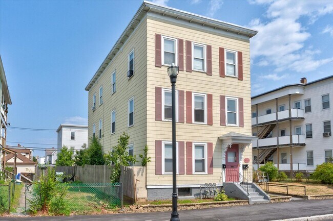 Building Photo - 475 Rimmon St