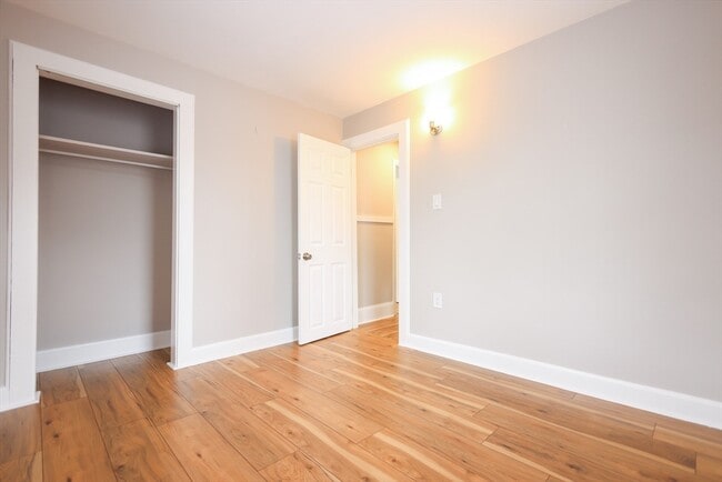 Building Photo - 31 Graham St