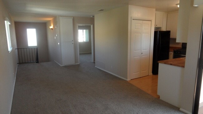 Building Photo - Clark 157-161