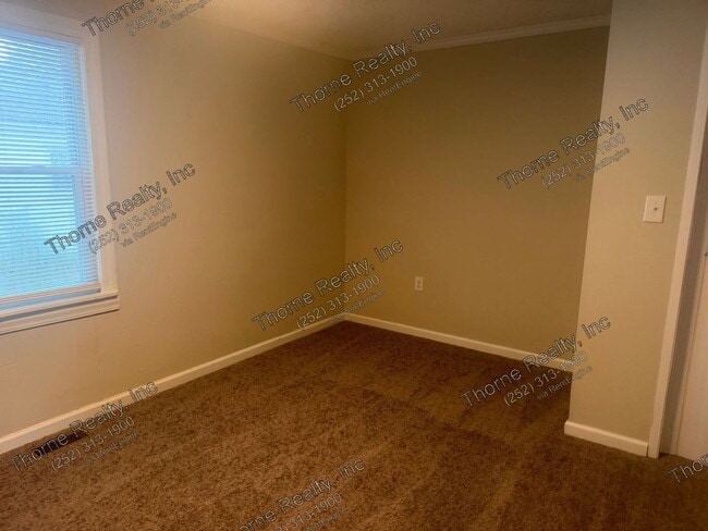 Building Photo - 1620 Charter Dr