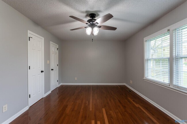 Building Photo - 104 Westminster Way