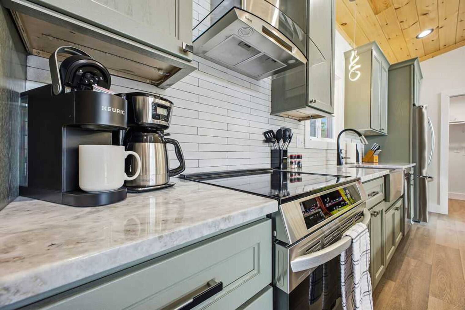 Building Photo - 268 Everett St