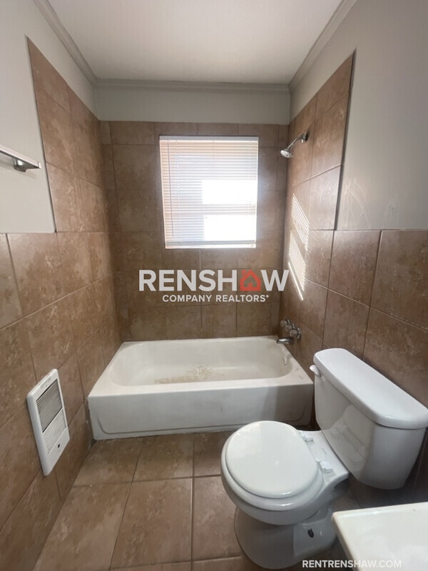 Building Photo - 17 Navy Dr