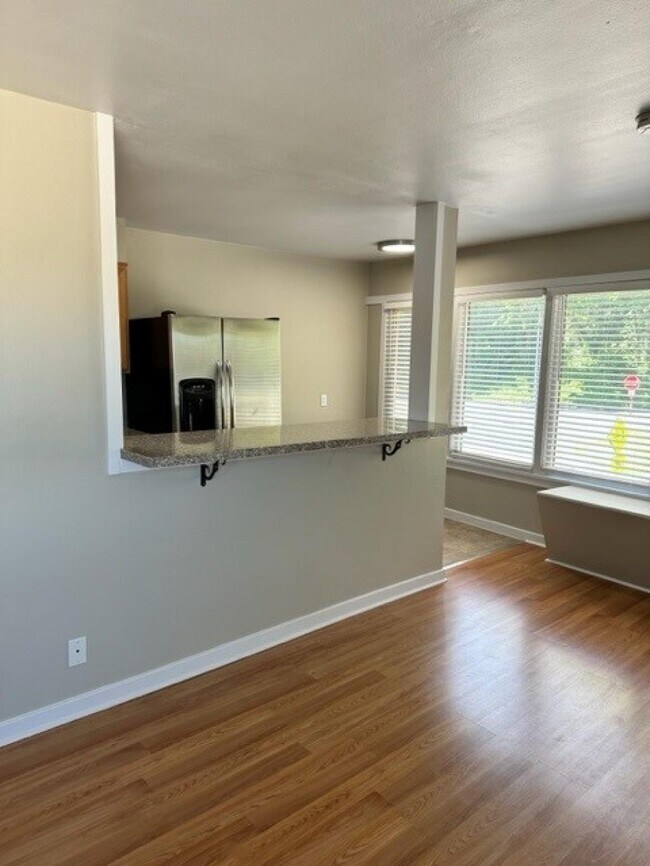 Building Photo - Diamond Marina Apartments - 1 bedroom