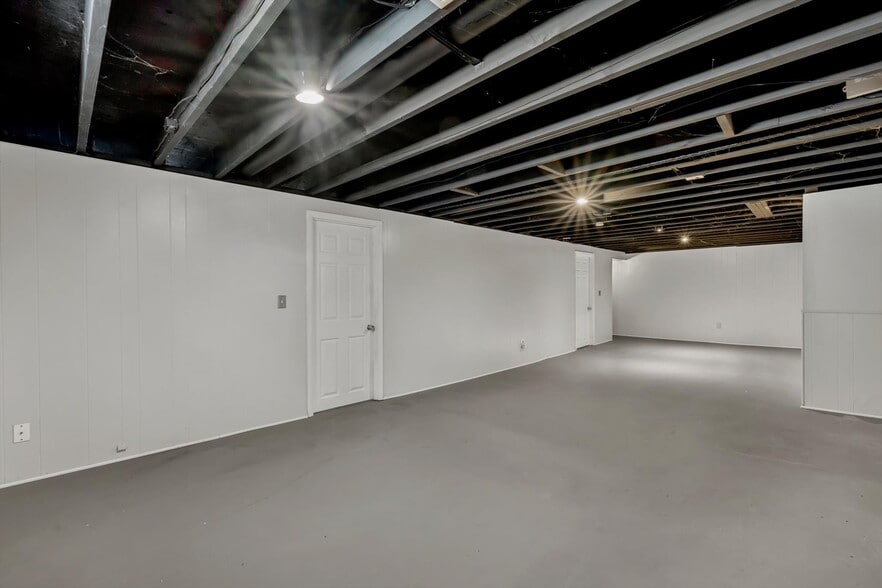 Building Photo - 1449 Coachway Ln