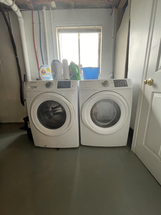 Building Photo - 288 Oak Ridge Dr