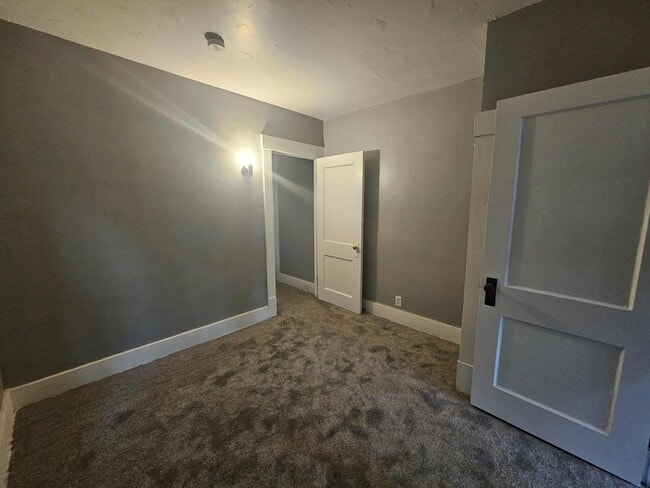 Building Photo - 1330 Louisiana Ave NW