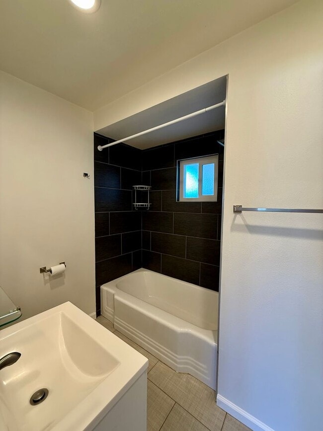 Building Photo - 6856 Newberry St