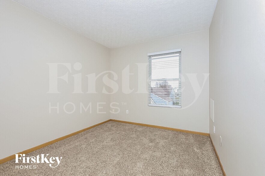 Building Photo - 9186 Drum Pl