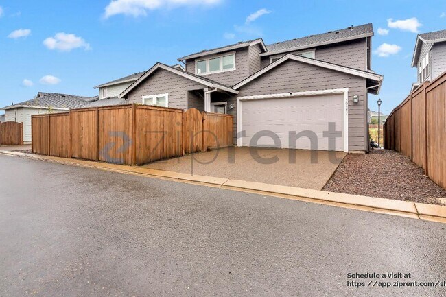 Building Photo - 30985 NW Brooking St