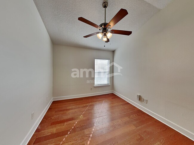 Building Photo - 2476 Winchester Ln