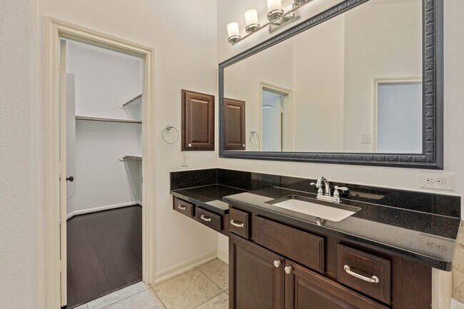 Building Photo - 174 Cheswood Forest Dr