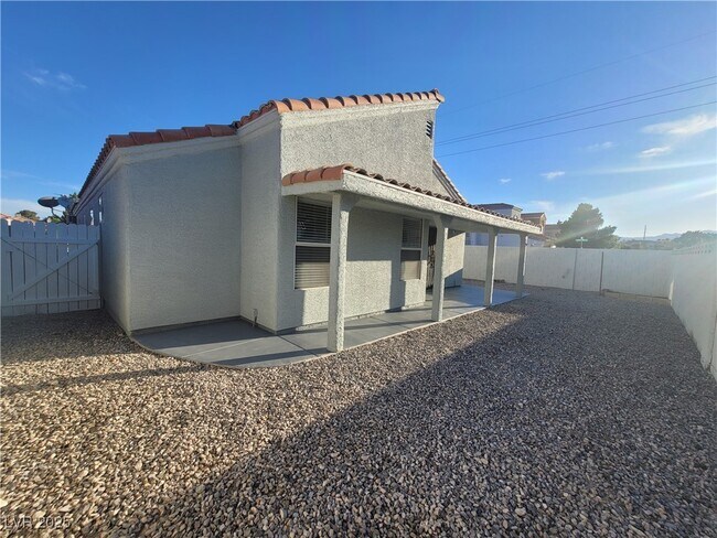 Building Photo - 8224 James Grayson Dr