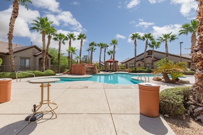 Building Photo - 1st floor unit in well maintained gated NW community with pool and spa