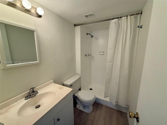 Building Photo - 492 NW 165th St