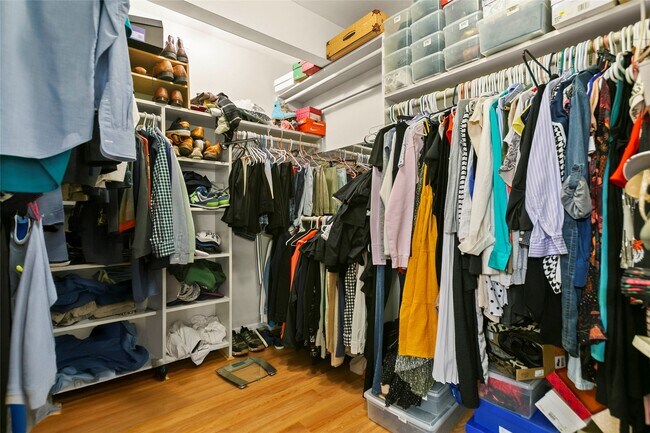 Building Photo - 3641 Deal St