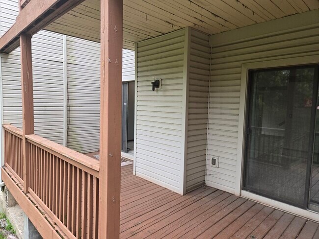 Building Photo - 6136 Palomino Ct